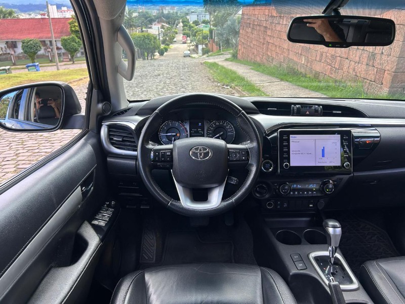 TOYOTA HILUX 2.8 D-4D TURBO DIESEL CD SRV 4X4 AUTOMÁTICO 2022/2022 LS MULTIMARCAS VENÂNCIO AIRES / Carros no Vale