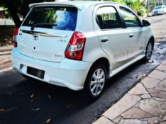 TOYOTA ETIOS 1.5 XLS HATCH 2018/2018 STOPCAR MULTIMARCAS ESTRELA / Carros no Vale