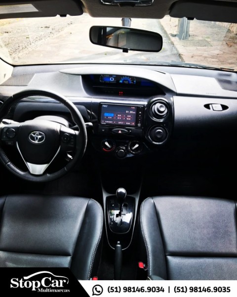 TOYOTA ETIOS 1.5 XLS HATCH 2018/2018 STOPCAR MULTIMARCAS ESTRELA / Carros no Vale