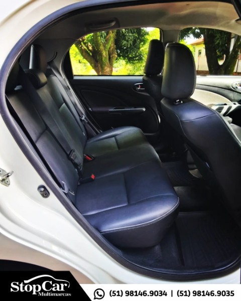 TOYOTA ETIOS 1.5 XLS HATCH 2018/2018 STOPCAR MULTIMARCAS ESTRELA / Carros no Vale