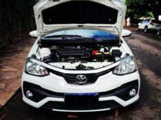 TOYOTA ETIOS 1.5 XLS HATCH 2018/2018 STOPCAR MULTIMARCAS ESTRELA / Carros no Vale
