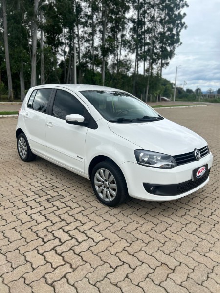 VOLKSWAGEN FOX 1.6 IMOTION TOTAL /2014 NEURI VEÍCULOS LAJEADO / Carros no Vale