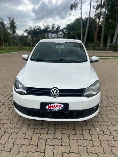 VOLKSWAGEN FOX 1.6 IMOTION TOTAL /2014 NEURI VEÍCULOS LAJEADO / Carros no Vale