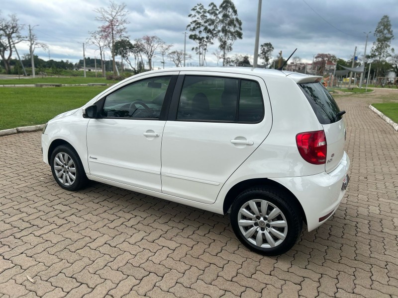 VOLKSWAGEN FOX 1.6 IMOTION TOTAL /2014 NEURI VEÍCULOS LAJEADO / Carros no Vale