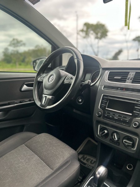 VOLKSWAGEN FOX 1.6 IMOTION TOTAL /2014 NEURI VEÍCULOS LAJEADO / Carros no Vale