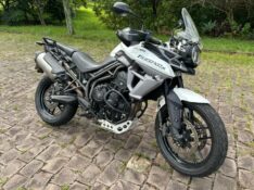 TRIUMPH TIGER 800 /2018 RT 811 VEÍCULOS ARROIO DO MEIO / Carros no Vale