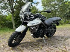 TRIUMPH TIGER 800 /2018 RT 811 VEÍCULOS ARROIO DO MEIO / Carros no Vale