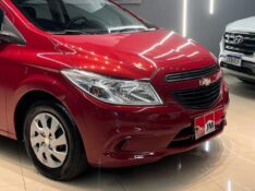 CHEVROLET ONIX HATCH JOY 1.0 8V FLEX 5P MEC. 2017/2018 JM AUTOMÓVEIS VENÂNCIO AIRES / Carros no Vale