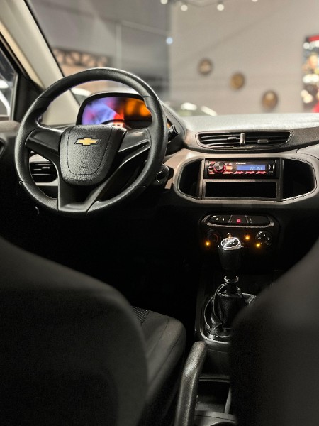 CHEVROLET ONIX HATCH JOY 1.0 8V FLEX 5P MEC. 2017/2018 JM AUTOMÓVEIS VENÂNCIO AIRES / Carros no Vale