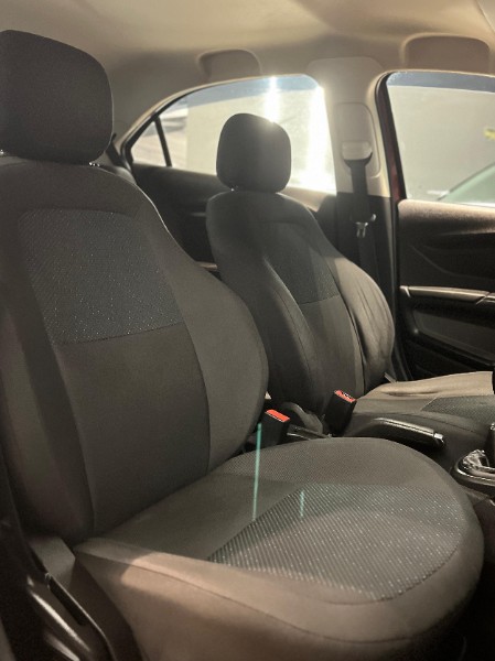 CHEVROLET ONIX HATCH JOY 1.0 8V FLEX 5P MEC. 2017/2018 JM AUTOMÓVEIS VENÂNCIO AIRES / Carros no Vale