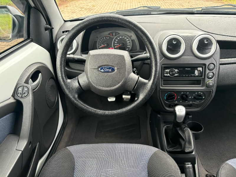 FORD KA 1.0 CLASS 8V /2013 RT 811 VEÍCULOS ARROIO DO MEIO / Carros no Vale