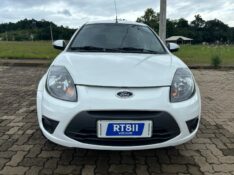 FORD KA 1.0 CLASS 8V /2013 RT 811 VEÍCULOS ARROIO DO MEIO / Carros no Vale