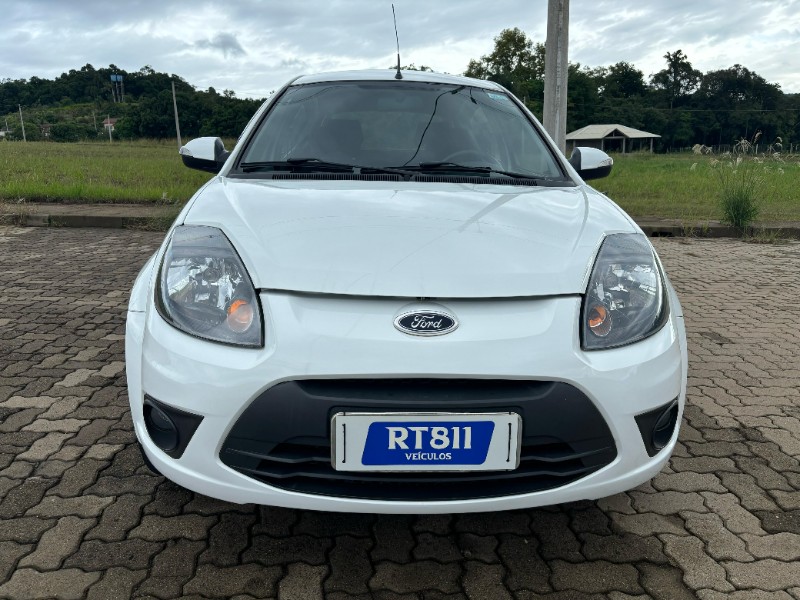FORD KA 1.0 CLASS 8V /2013 RT 811 VEÍCULOS ARROIO DO MEIO / Carros no Vale