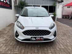 FORD NEW FIESTA HATCH I/ SE HA /2018 IDEAL VEÍCULOS LAJEADO / Carros no Vale
