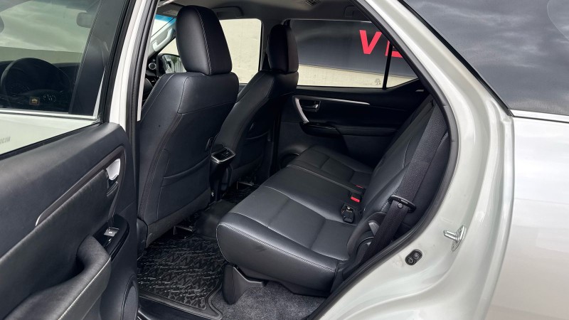 TOYOTA HILUX SW4 2.8 SRX /2021 IDEAL VEÍCULOS LAJEADO / Carros no Vale