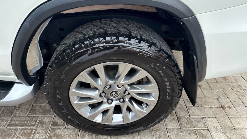 TOYOTA HILUX SW4 2.8 SRX /2021 IDEAL VEÍCULOS LAJEADO / Carros no Vale