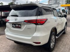 TOYOTA HILUX SW4 2.8 SRX /2021 IDEAL VEÍCULOS LAJEADO / Carros no Vale