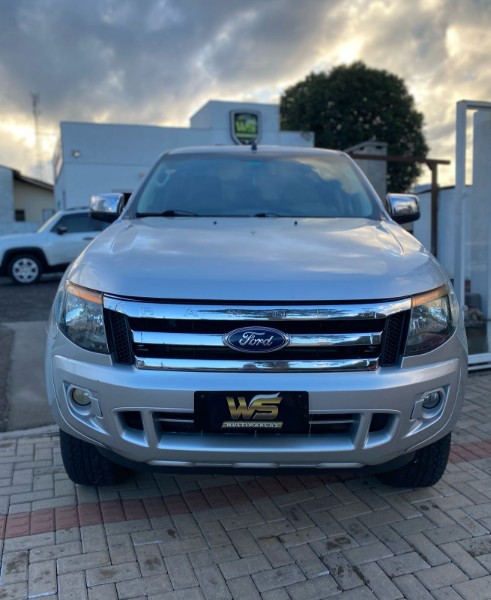 FORD RANGER 3.2 XLT 4X4 CD 20V DIESEL 4P AUTOMÁTICO 2013/2014 WS MULTIMARCAS VENÂNCIO AIRES / Carros no Vale