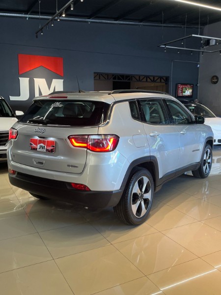 JEEP COMPASS 2.0 16V LONGITUDE 2018/2018 JM AUTOMÓVEIS VENÂNCIO AIRES / Carros no Vale