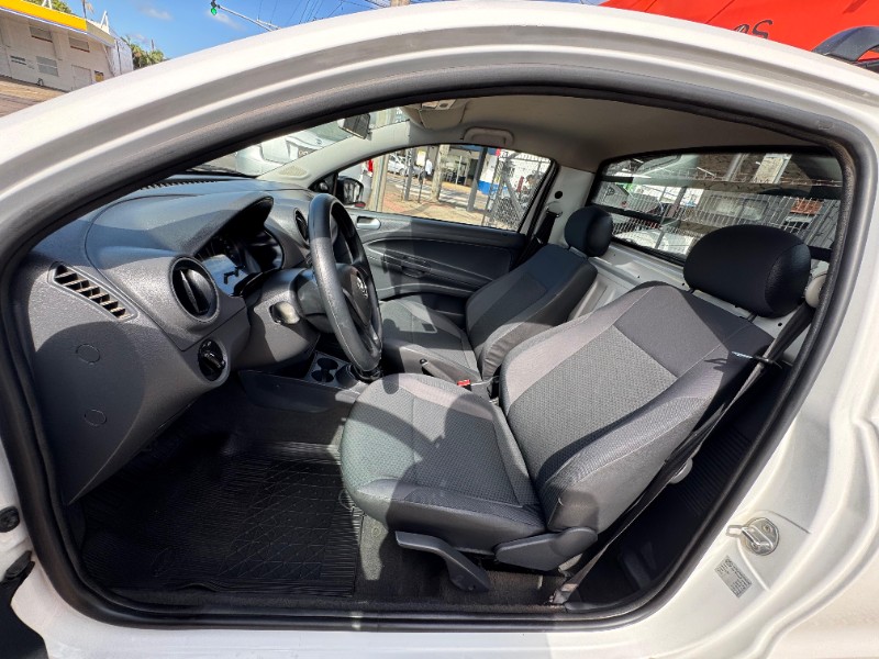 VOLKSWAGEN SAVEIRO 1.6 CS ROBUST 8V 2017/2018 AR MULTIMARCAS VENÂNCIO AIRES / Carros no Vale