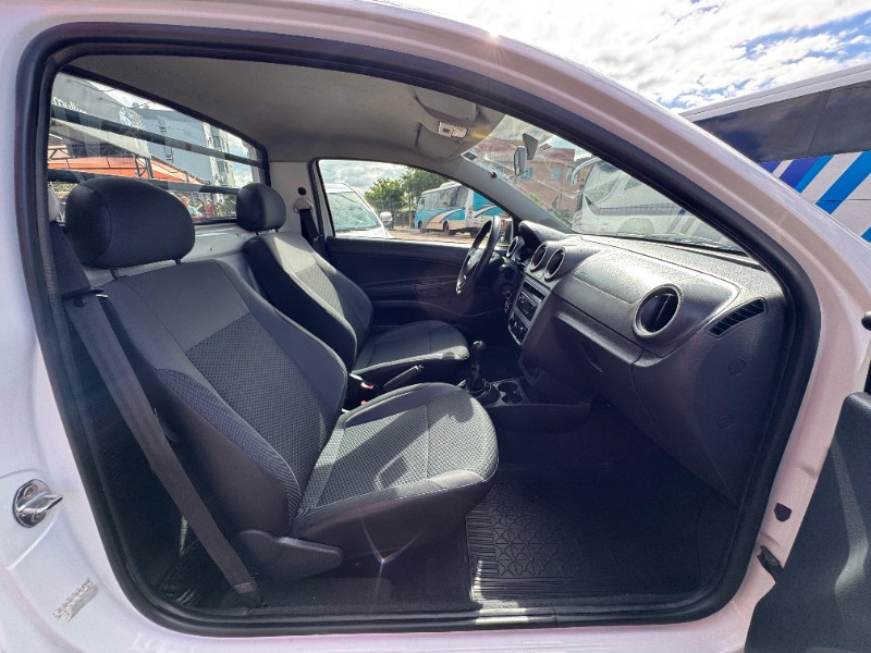 VOLKSWAGEN SAVEIRO 1.6 CS ROBUST 8V 2017/2018 AR MULTIMARCAS VENÂNCIO AIRES / Carros no Vale