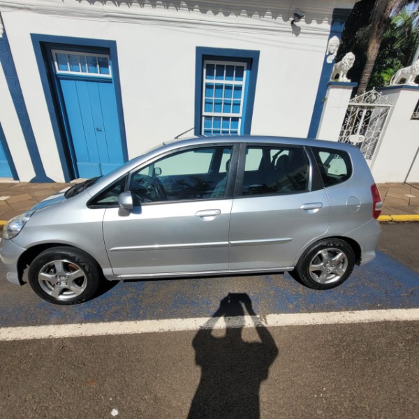 HONDA FIT 1.4 LX 8V 2008/2008 ADRIANO VEÍCULOS CRUZEIRO DO SUL / Carros no Vale