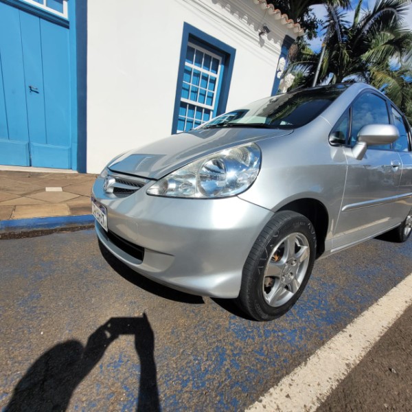 HONDA FIT 1.4 LX 8V 2008/2008 ADRIANO VEÍCULOS CRUZEIRO DO SUL / Carros no Vale