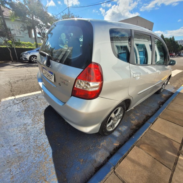 HONDA FIT 1.4 LX 8V 2008/2008 ADRIANO VEÍCULOS CRUZEIRO DO SUL / Carros no Vale