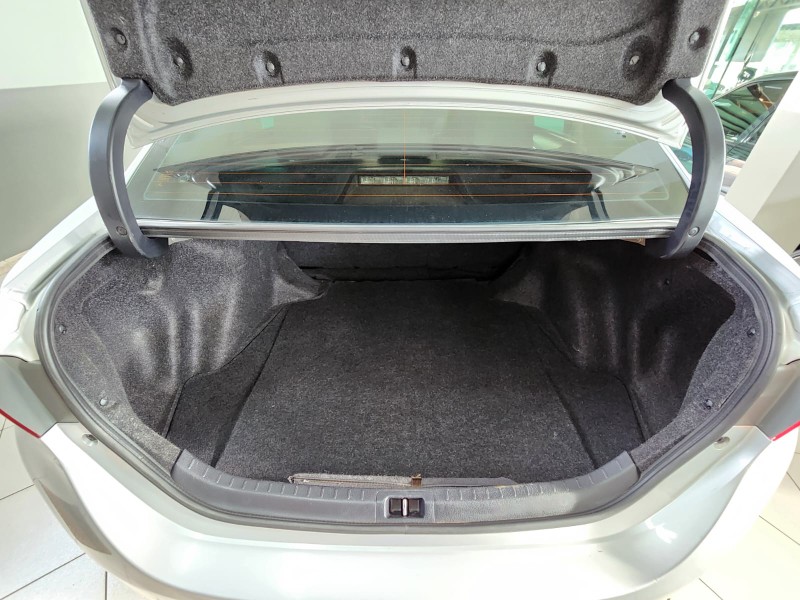 TOYOTA COROLLA XEI 2.0 2014/2015 TS VEÍCULOS ANTA GORDA / Carros no Vale