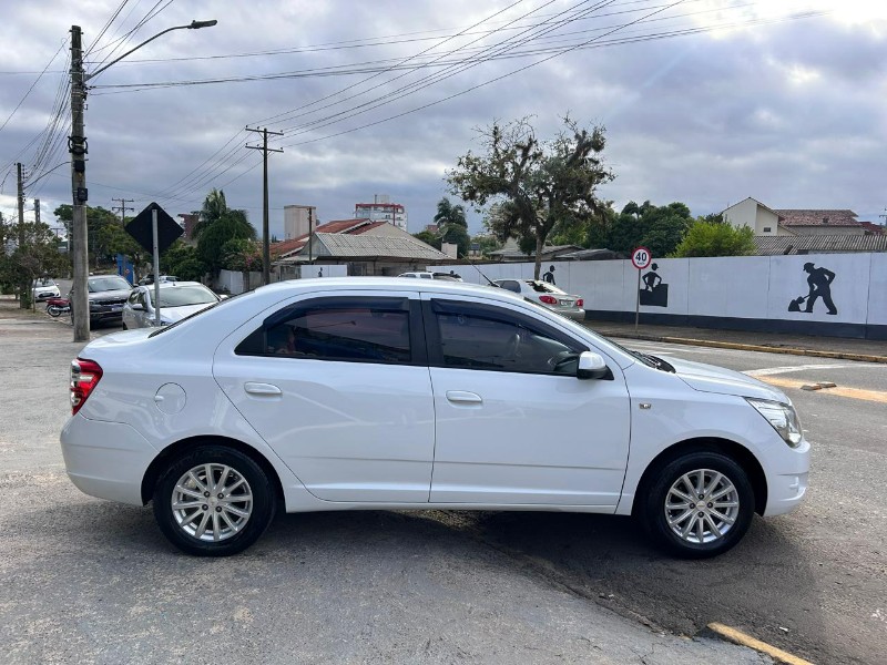 CHEVROLET COBALT LTZ 1.8 8V ECONO.FLEX 4P MEC. 2014/2014 LS MULTIMARCAS VENÂNCIO AIRES / Carros no Vale