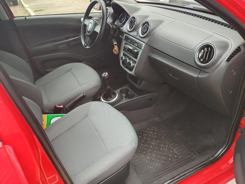 VOLKSWAGEN GOL 1.0 (G5) /2009 CHIMA VEÍCULOS VENÂNCIO AIRES / Carros no Vale