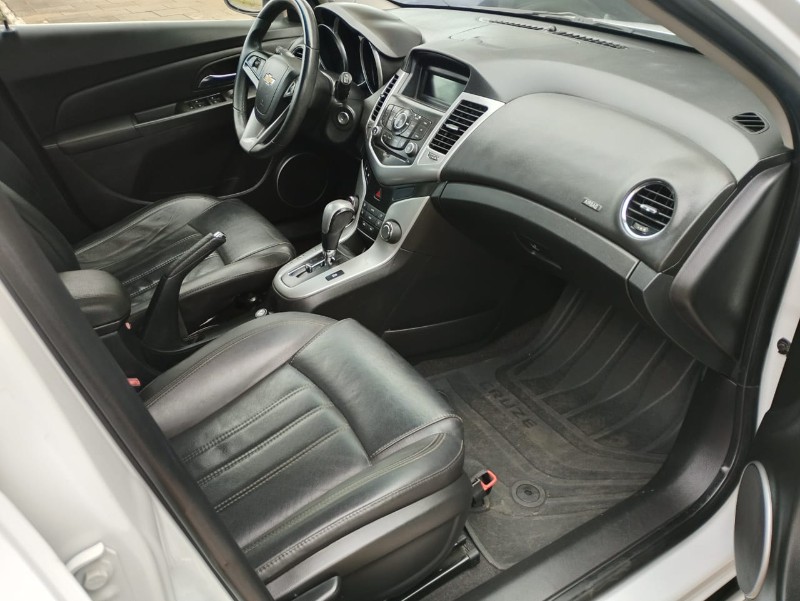 CHEVROLET CRUZE HB SPORT LT /2014 CHIMA VEÍCULOS VENÂNCIO AIRES / Carros no Vale