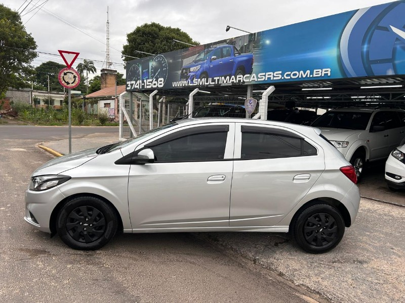 CHEVROLET ONIX HATCH LT 1.0 8V FLEXPOWER 5P MEC. 2019/2019 LS MULTIMARCAS VENÂNCIO AIRES / Carros no Vale