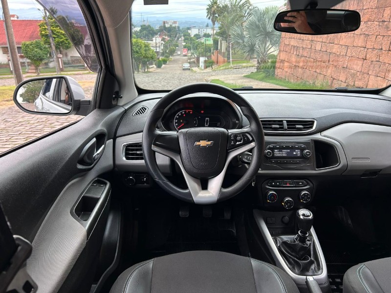 CHEVROLET ONIX HATCH LT 1.0 8V FLEXPOWER 5P MEC. 2019/2019 LS MULTIMARCAS VENÂNCIO AIRES / Carros no Vale