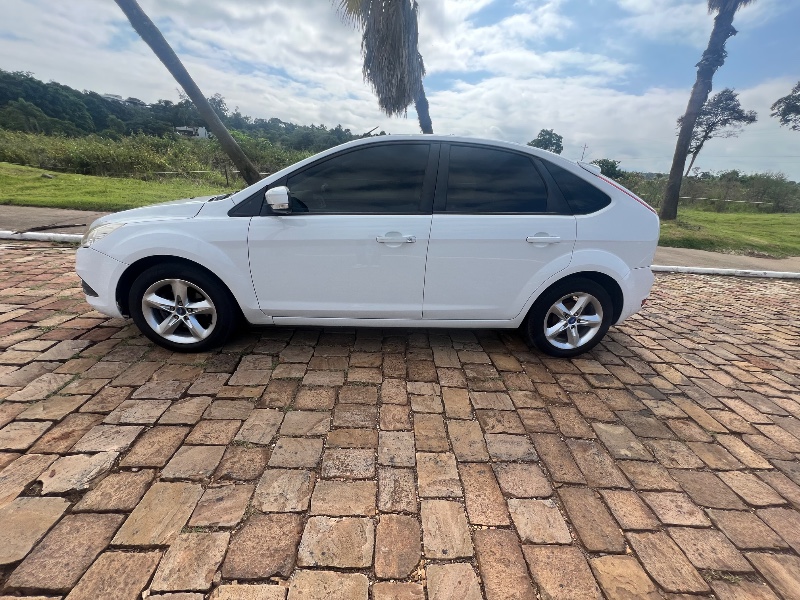 FORD FOCUS 1.6 2013/2013 ELY AUTOMÓVEIS LAJEADO / Carros no Vale