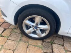 FORD FOCUS 1.6 2013/2013 ELY AUTOMÓVEIS LAJEADO / Carros no Vale