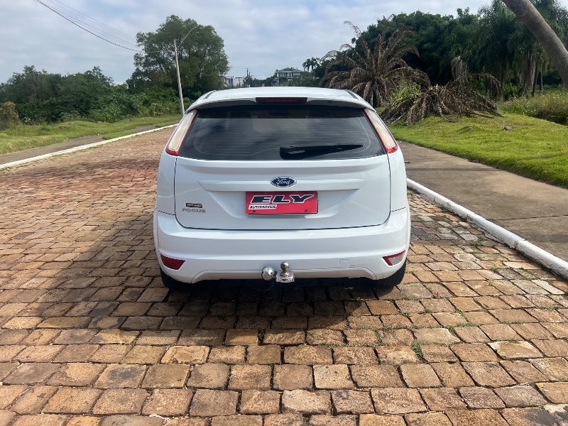 FORD FOCUS 1.6 2013/2013 ELY AUTOMÓVEIS LAJEADO / Carros no Vale
