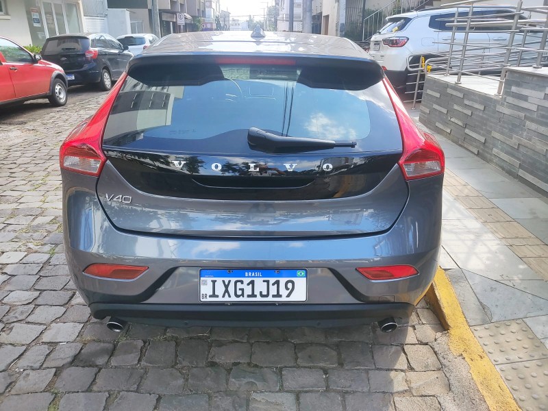 VOLVO V40 T4 2.0 TURBO - 2014