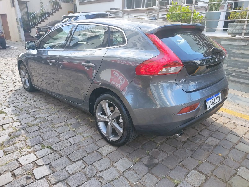 VOLVO V40 T4 2.0 TURBO - 2014