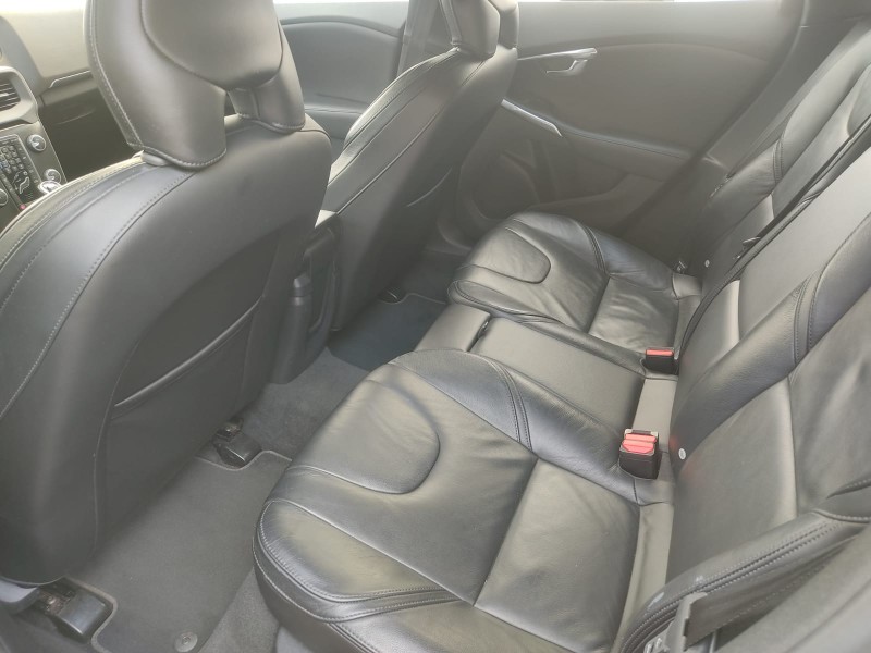 VOLVO V40 T4 2.0 TURBO - 2014