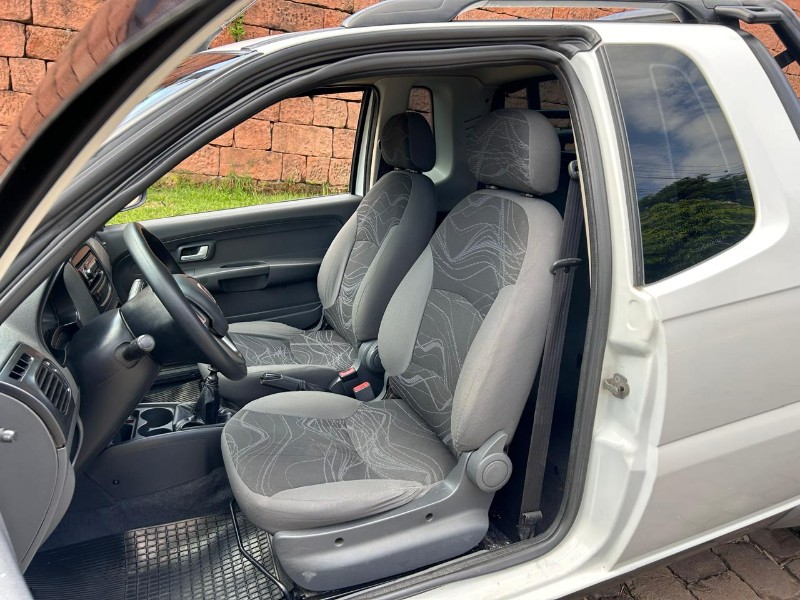 FIAT STRADA WORKING 1.4 MPI FIRE FLEX 8V CE 2016/2016 LS MULTIMARCAS VENÂNCIO AIRES / Carros no Vale