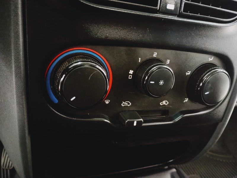 FIAT SIENA 1.0 CELEBRATION 8V 2015/2015 TIAGO AUTOMÓVEIS VENÂNCIO AIRES / Carros no Vale