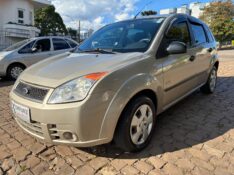 FORD FIESTA SE 1.0 8V FLEX 5P 2010/2010 COMPLETO VEÍCULOS GUAPORÉ / Carros no Vale
