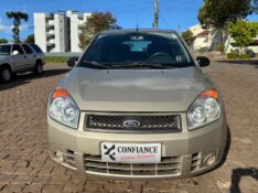 FORD FIESTA SE 1.0 8V FLEX 5P 2010/2010 COMPLETO VEÍCULOS GUAPORÉ / Carros no Vale