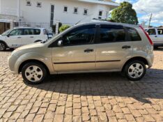 FORD FIESTA SE 1.0 8V FLEX 5P 2010/2010 COMPLETO VEÍCULOS GUAPORÉ / Carros no Vale