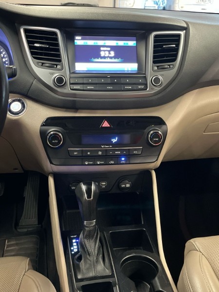HYUNDAI TUCSON 1.6 GL TURBO 16V 2016/2017 JM AUTOMÓVEIS VENÂNCIO AIRES / Carros no Vale