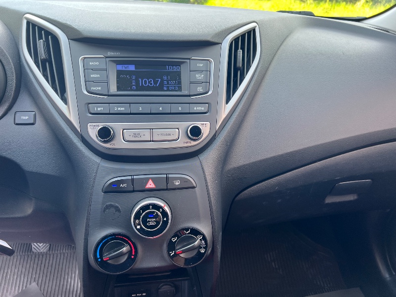 HYUNDAI HB20 1.0 12V FLEX COMFORT MANUAL 2016/2016 ELY AUTOMÓVEIS LAJEADO / Carros no Vale