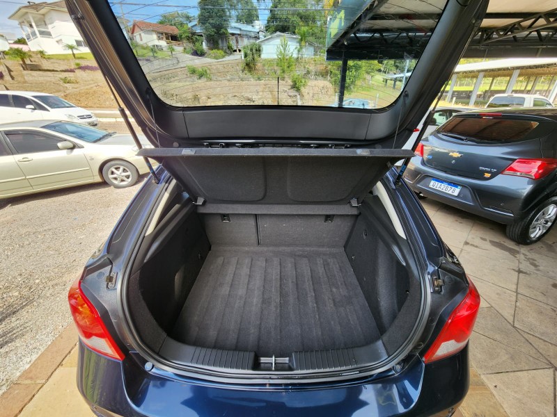 CHEVROLET CRUZE LT 1.8 HATCH 2014/2014 TS VEÍCULOS ANTA GORDA / Carros no Vale