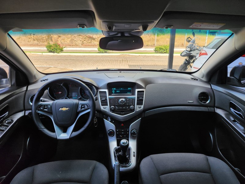 CHEVROLET CRUZE LT 1.8 HATCH 2014/2014 TS VEÍCULOS ANTA GORDA / Carros no Vale
