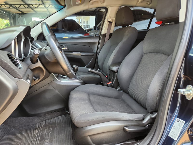 CHEVROLET CRUZE LT 1.8 HATCH 2014/2014 TS VEÍCULOS ANTA GORDA / Carros no Vale